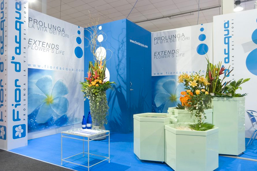 FIOR D'ACQUA: L'ESPOSITORE REFRIGERATO CHE RIVOLUZIONA LA CONSERVAZIONE DEI FIORI, ORA DISPONIBILE DA ERCOLANOFLORA